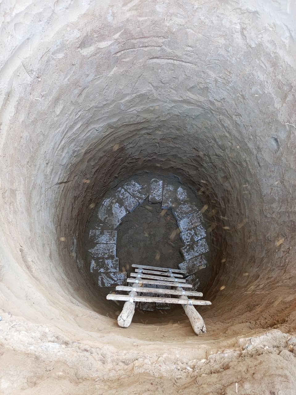 السلام عليكم 
بنة متفرغ لبخ تكعيبات بناء حياطين صبات سقل ولاش 
تصفير بيوت حفر قصاطل وبناء ونجارة وصب بناء بيتونات وستارة 
***********
اتصل واتدلل
