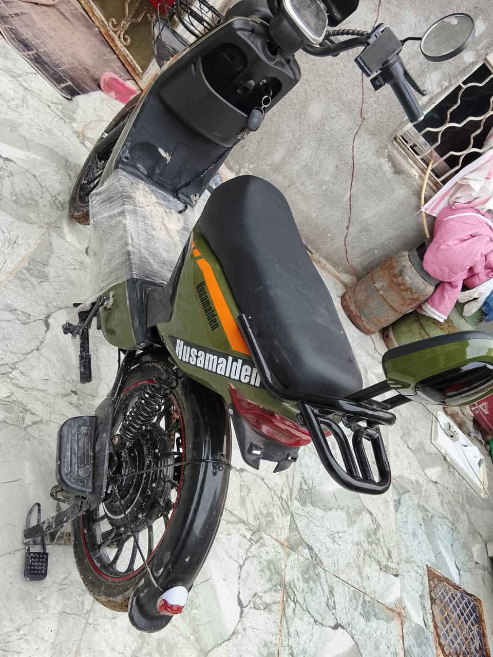 باسكل شحن جديد ممستعل من الشركه جديد سعره 600 وبي مجال ***********
