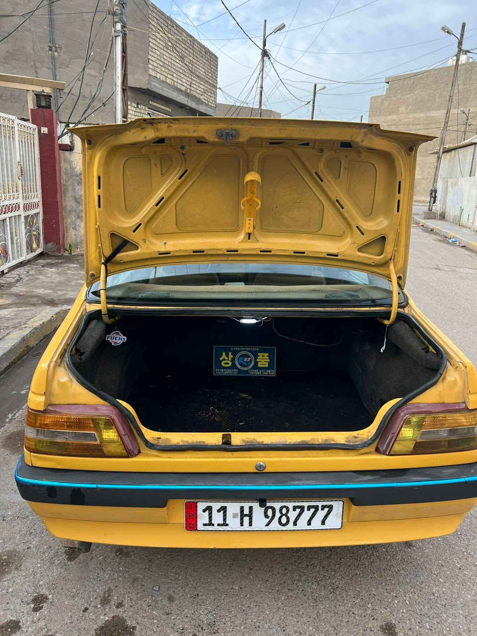 سلام عليكوم.  لبيع. بيجو  لميس مديل 2016.      سيارة بسمي. رقم. نكليزي.  مكينة اوكير.  مكفولات. صدر مامي خلفي. جديد. تخم تاير جديد. تبريد تتفئة. كلهة شغالة. مكفولة من لحادث  بيهة بس.  طخة خفية بل. جملغ خلفي شبر. غيرهة مكفولة مكان بغداد كمالية.  السعر.  43 وبيهة مجال. الستفسار ***********
