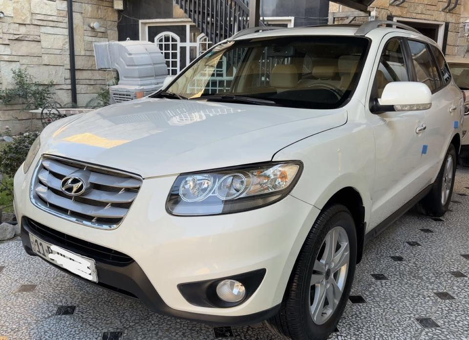 للبيع سنتافية ٢٠١١ خليجي فول مواصفات ١/١ محرك ٦ سلندر
سيارة مكفولة من صبغ فقط شي بسيط بالجاملغ ال امامي وشرط الفحص  
رقم بغداد مشروع وطني سنوية ب اسمي المواصفات :-
١- بصمة ابوب + تشغيل 
٢- فتحة ( سلايد )
٣- ٧ راكب 
٤- تبريد ٣ قطع ( مركزي ) 
٥- مري شفط 
٦- شاشة كبيرة + كامرة 
٧- فور ويل 
٨- محرك ٦ سلندر 
٩- ماشية ١٠٢ كيلو 
١٠-ثلاجة 
وباقي المواصفات المعروفة لل سنتافيه ملاحظة 
( صبغ فقط بالجاملغ ال امامي شبرين وباقي السيارة مكفولة )
عنواني بغداد حي الجامعة 
السعر ١٤٩ ورقة 
***********
