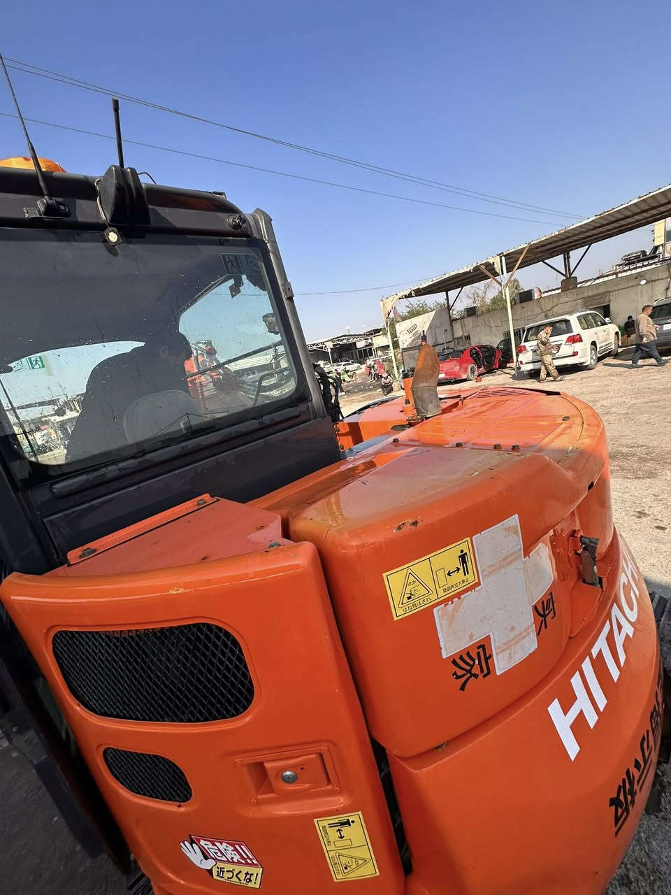 السلام عليكم بيع مستعجل حفاره بي فايف حجم 75 دخول جديد مديل 2015 كفاله عامه عداد العمل 8الف السعر 275 ورقه وبيه مجال لشراي الاستفسار ***********
