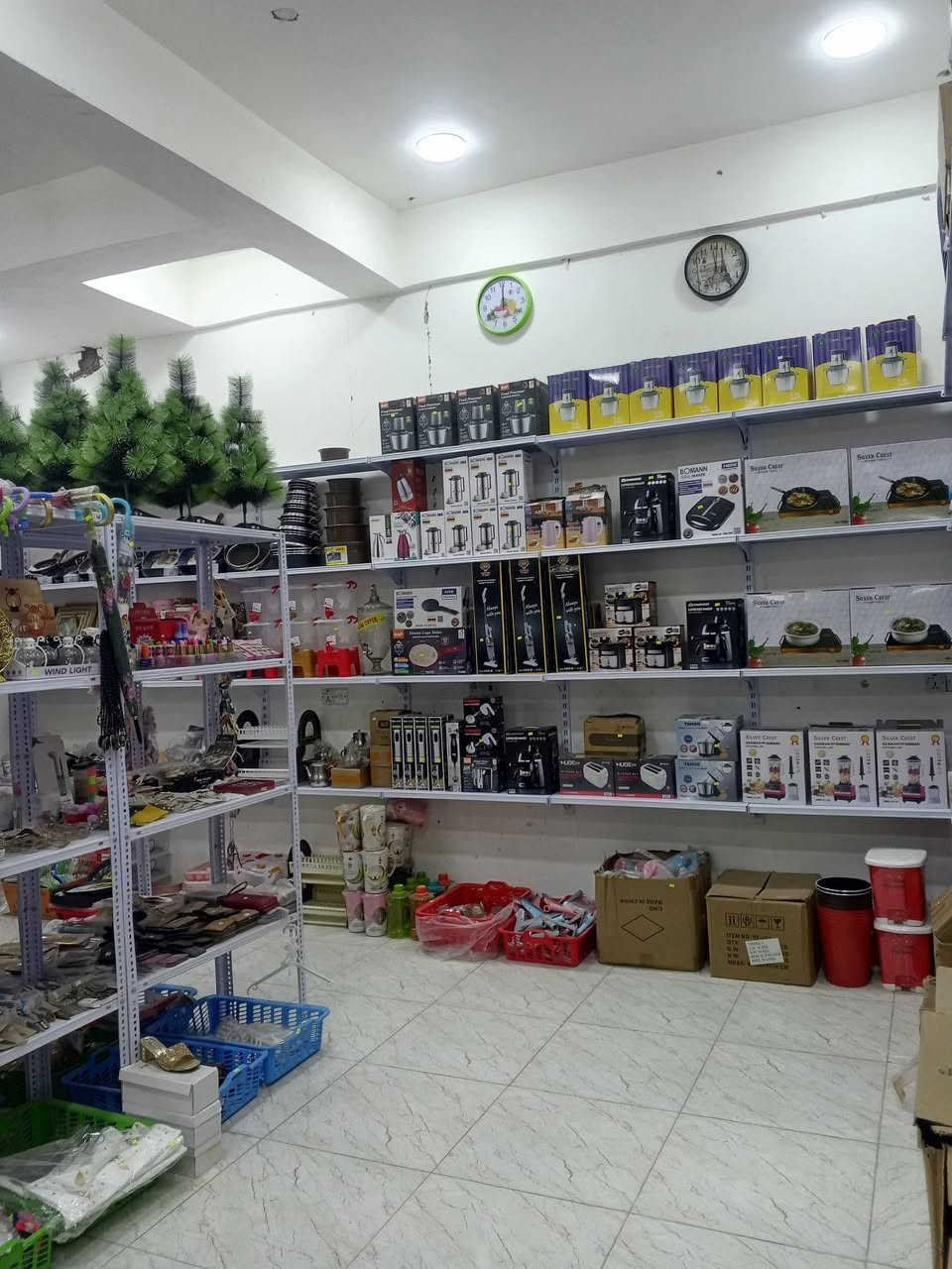 سلام عليكم غراض  تصفيه مال محل شلع غراض امواعين مواد كهربائية  حاجه بلف كلشي ابيعه شلع  حته لرفوف الشراء يجي خاص ونتفاهم عله السعر سعره كلش زين وهذه رقمي***********
