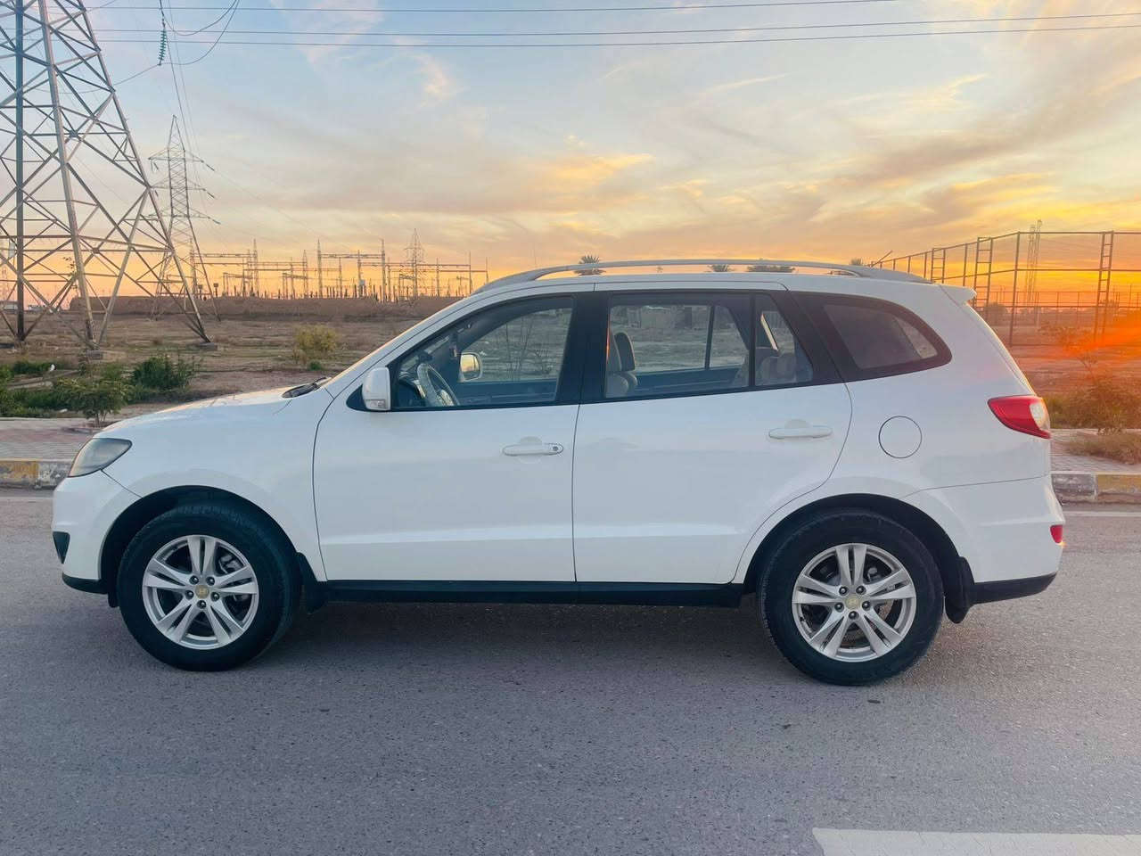 هونداي سنتافي موديل 2012 6 سلندر شركه عامه رقم بغداد بيه بارد بسيط مكانين بدون صبغ للاستفسار الاتصال على الارقام التاليه 
***********
***********
مكان السياره صلاح الدين بلد.
