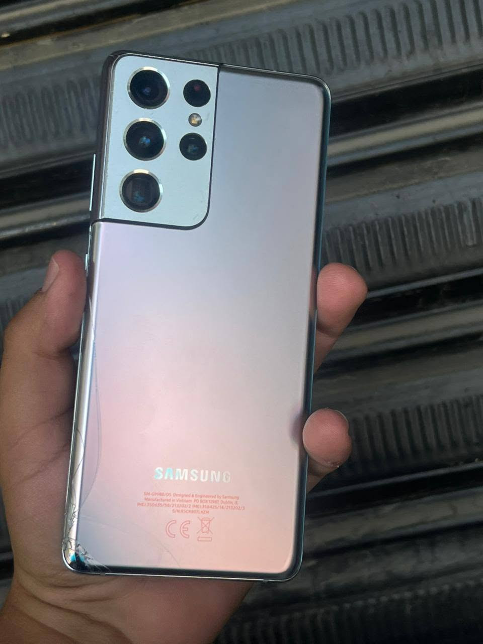 السلام عليكم S21 Ultra جهاز نضيف كلش وتر بروف ما مفتوح فقط كسر خفيف بلضهر  ذاكره 256 نسخه 5g جهاز معروفه مواصفاته
للمراوس فقط مابيع مراوس ب ايفون من 13ونته صاعد حتلو انطي فرق حسب النضافه 
مكاني بغداد الطوبجي ***********
السلام عليكم S21 Ultra جهاز نضيف كلش وتر بروف ما مفتوح فقط كسر خفيف بلضهر  ذاكره 256 نسخه 5g جهاز معروفه مواصفاته
