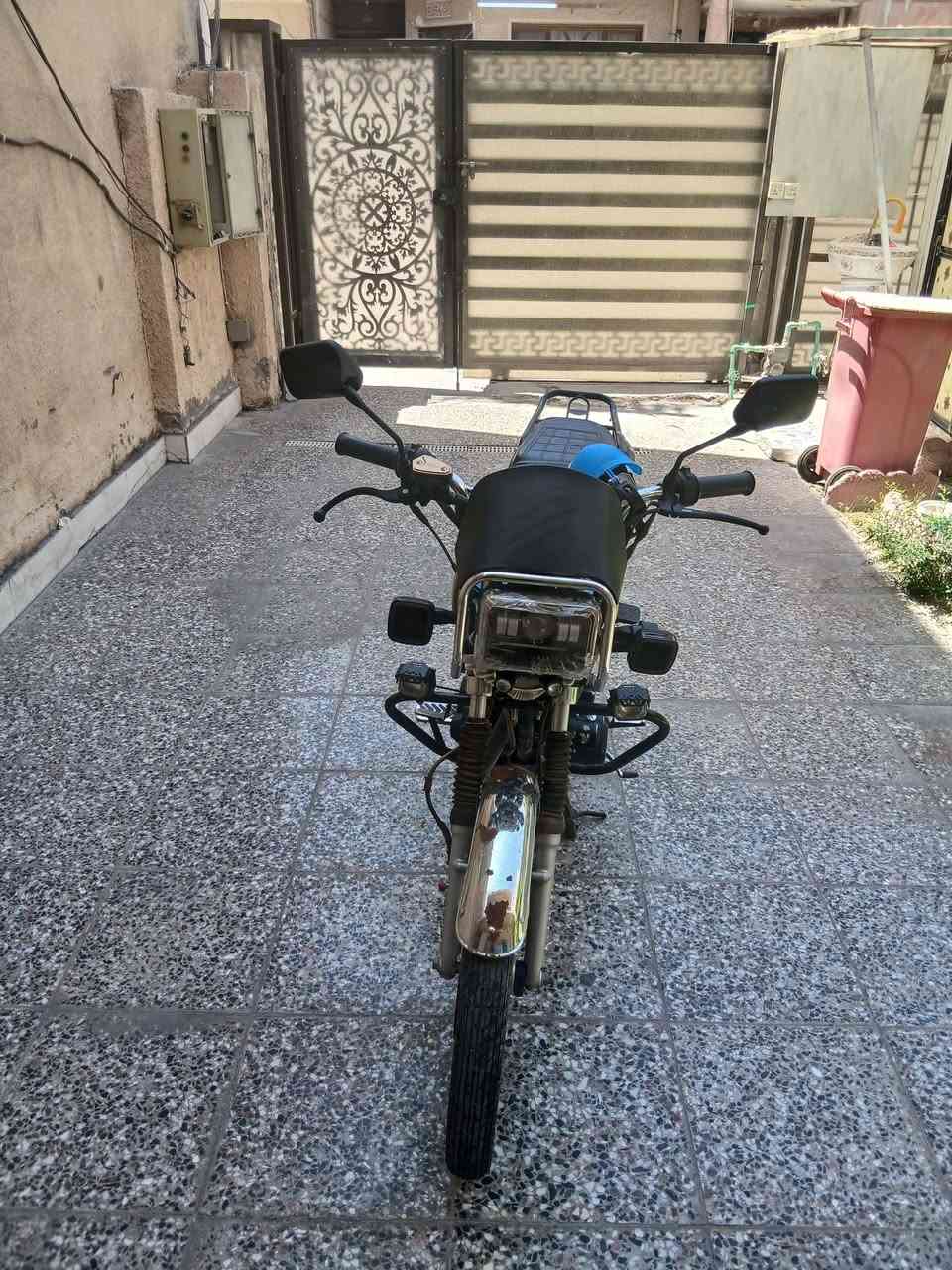 دراجه سونك ايراني للبيع مكينه 200 موديل 26 مكفوله ما بيها نقص بس الايت الامامي فاكه براغيه  ومتيب بس هاذ دراجه نضيفه اوراق موجودة السعر 750 وبيها مجال ***********
