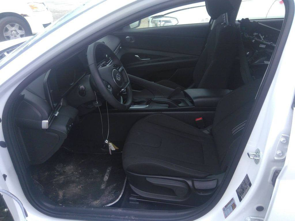 سلام عليكم شباب النترا موديل 21 امريكي مكينه 2000 كير محرك كفاله صدر امامي خلفي رقم جديد حادث مالتها صبغ بسيط بلجنطه ومكانين بارد فقط مكاني بغداد البلديات *********** سعرها 137 بيها مجال بسيط
