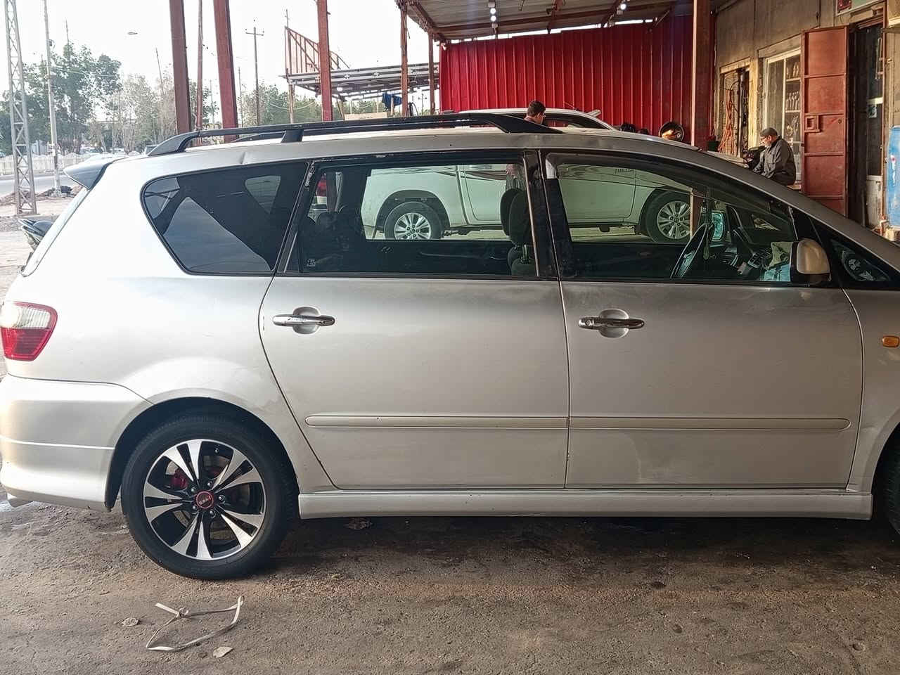 السلام عليكم
ابصم للبيع موديل 2001 
سياره جاهزه حداده تخم تأير جديد تبريد ثلج + تدفئه 
سياره بسمي سنويه لغايه 31 سياره كفاله من كص ونقل وضربه 
بيها جراد تبريد 3 قطع سياره مال جناي 
السعر 115 وبيها مجال الطيبين 
العنوان البصره القرنه الاستفسار *********** 
مكلف بل نشر أحمله والديك رقم صاحب سياره واستفسر
