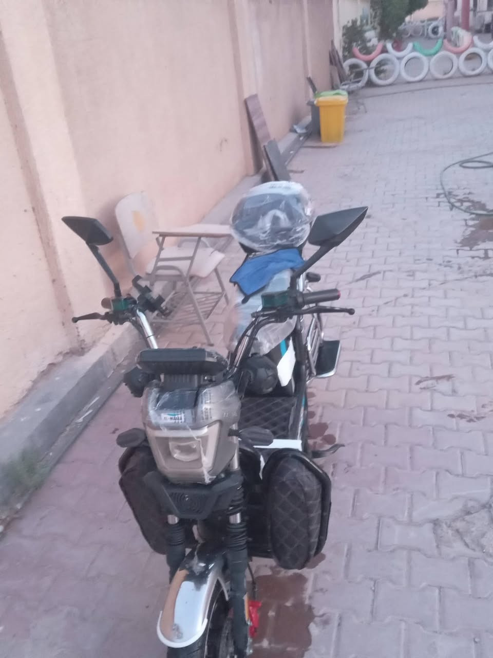 السلام عليكم دراجه شحن جبلي للبيع موديل ٢٤ بطاريات ٦  كهربائيات كله شغاله ما بيه اي شي السعر ٥٠٠ وبي مجال للطيبين العنوان الرمادي التأميم الدواجن  الرقم ***********
