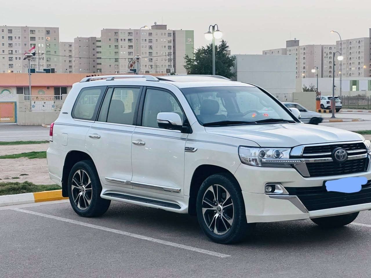 اقرأ التفاصيل كاملة غير متواجدين عالفيس الشراي يتصل
السلام عليكم ***********
للبيع لاندكروز 2021 رقم شمالي جديد سنويه جديده مواصفات بصمة ابواب وتشغيل فتحه سقف سلايت كشنين كهرباء ثلاجه حساس، امامي خلفي كشنات جلد جنطه شفط ٥ كاميرات سياره ماشيه 78 الف مثبت سرعه دبل ماوس 
سياره بيه صبغ جاملغ وحافة البنيد وربع الباب بدون ايرباك بدون دواخل مكانه بغداد بسعر مناسب جدا 458ورقه
