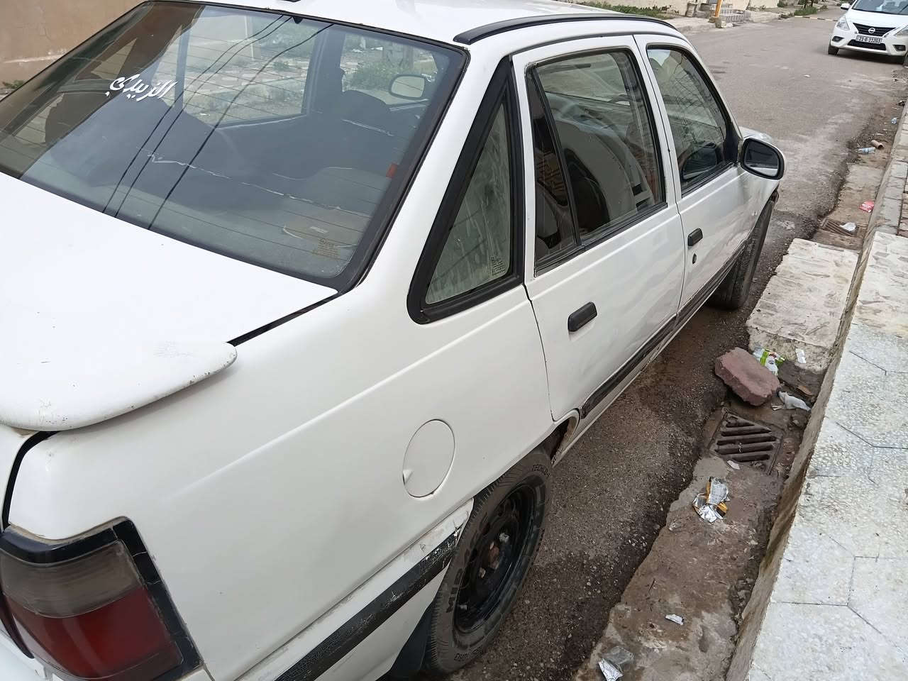 ديو

 دايو لمنس كيرمحرك ضمان كشر نضيف  اخياس ماكو كهربائيات كلها شغاله تدفئة شغاله تبريد بس كمبريسرنقصها السعر 24 وبيها مجال ***********
