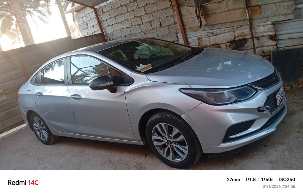 للبيع سياره شوفر كروز موديل 2017 رقم اربيل انكليزي صاحبهه بغداد يدور تحويل سنويه لغايه 2030 هزه جديده ما ساقطه تحويل مباشر السياره بلاديه ما عده جاملغ جهه السايق تدفئه تبريد السياره وارد امريكي بعد بيهه هواي مواصفات 
ملاحظه السياره فقط بيهه خيط تبخير  السعر 85$ ورقة وبيهه مجال حك الجيه 
***********
*********** بغداد, العراق
