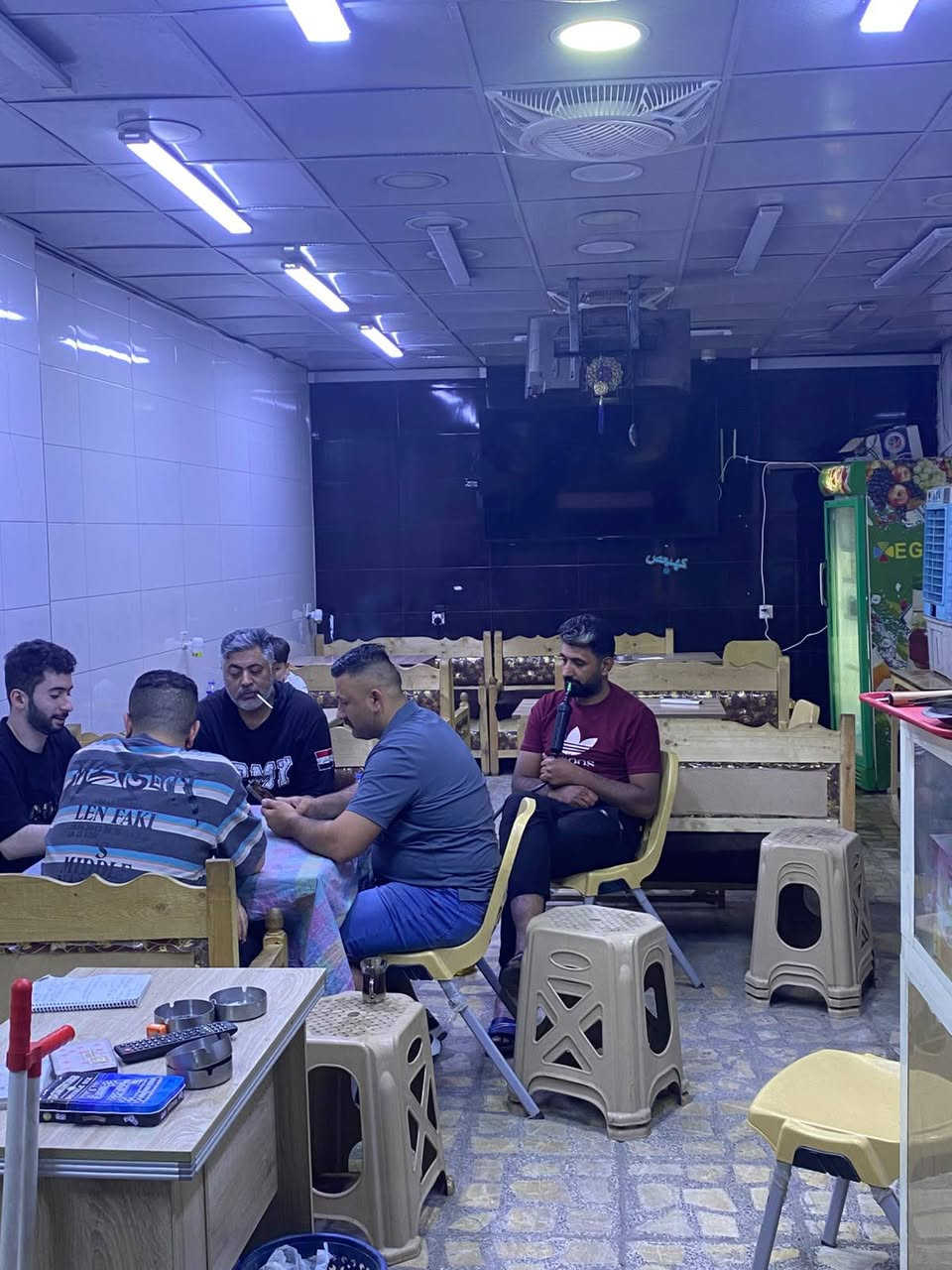 السلام علكم حبايب عندي كوفي للبيع فقط ملحقات بدون مكان تفاصيل الكوفي
يتكون من بلازمات عدد ٣
بلازمه حجم 80 الكبير عدد 1
بلازمات ثنين حجم 42+ بلي فايف عدد 2 مع ملحقات
طازلات خشبيه عدد5
قنفات خشبيه عدد10
كراسي بلاستك عدد 22
ميوزه بلاستك عدد6
براد عمودي 
سبلت عدد1 حجم 2 طن
بليارد كامل مع الملحفات
كاونتر سنك 
ميز بار كامل مع ملحقاته يشمل جميع المستلزمات
جهاز كرب
طباخ كهربائي
خلاطات عدد 2
 معصاره برتقال
جاي خانه مع جميع ملحقاتها
ميز كاشير
اراكيل خشبيه النوعيه الاصليه عدد13
علما ان الكافه مجهز بي بضاعه كامله ما تحتاج اي شي الشراي يتفضل خاص سعر الكافي فقط الغراض 12,500 بي مجال لشراي 
الشراي يتفضل خاص او التصال عله الرقم ***********
العنوان بغداد الحريه
