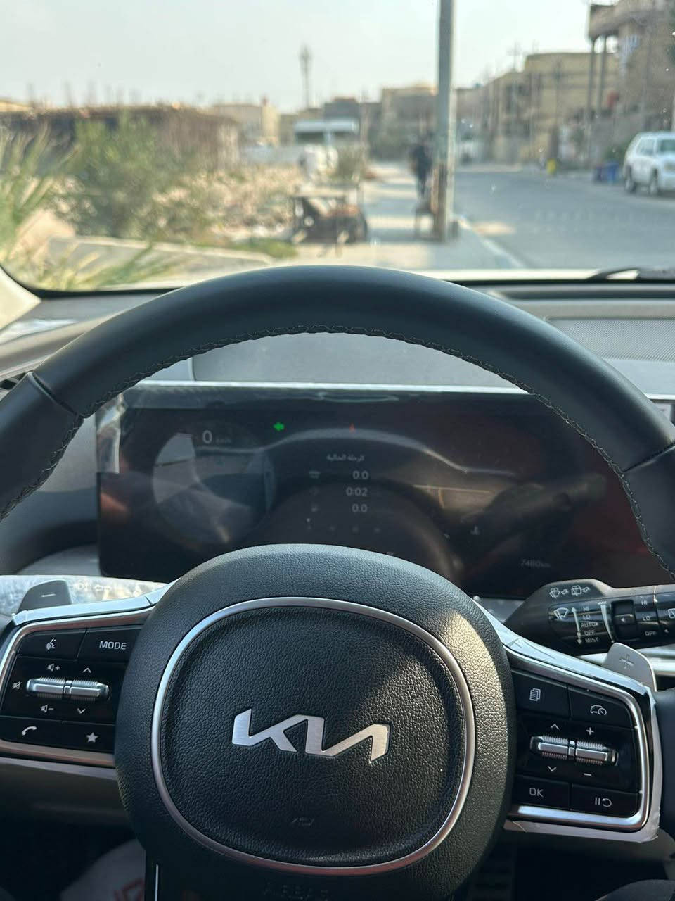 سورنتوا موديل 2025 ضمان كيا الدوليه ٥ سنوات
رقم بصرة
مواصفات:
داتا شو
تتقدم وترجع ع البصمه
اربع كامرات
٣٦٠ درجه حساسات امامي وخلفي ومحيط السياره بالكامل
ماشيه ٧ الالف كيلو
توقف ذاتي عند الرجوع للخلف
رادار توقف عن الاصدام 
عدسه ليزريه مع كامرا في العينه عند الاتجاهات تشتغل 
سعره ٣٣٥ بيه مجال قليل
الهاتف *********** البصرة, العراق
