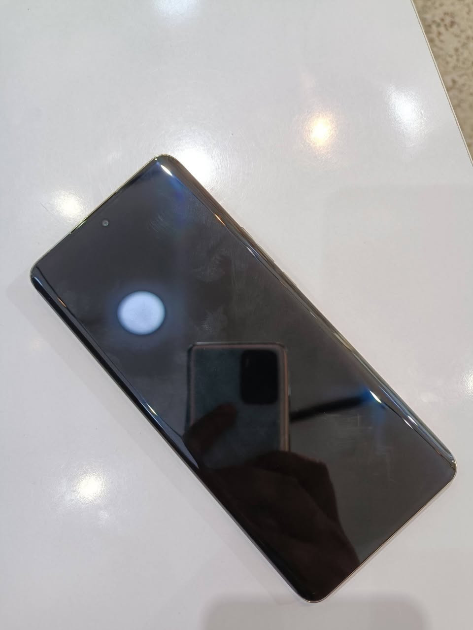 السلام عليكم 

Honor x9b5g 
للبيع الجهاز نضيف وفحص وين مايعجبك .السعر ٢٠٠وبيه مجال  حك الجيه  فقط مبدل شاشه الاصليه وكاله الاصليه وكاله: مكاني نجف قريه الغدير
***********رقمي
