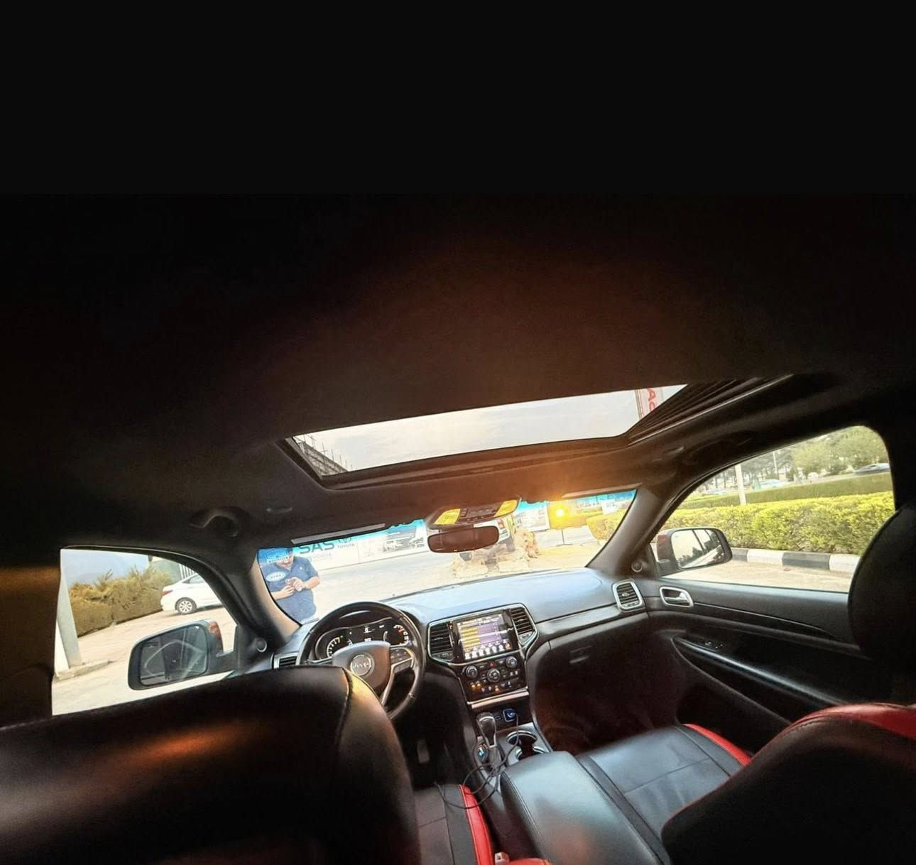 جيب شيروكي موديل 20
مواصفات السياره 
بصمه 
فتحه
تشغيل عن بعد 
كشنات كهرباء 
كشنات جلد 
السياره قول مواصفات للأخير 
رقم سليمانيه بأسمي تحويل ثاني يوم 
حادث السياره قطعه وحده فقط البنيد من امريكا صور الحادث بالمنشور 
شاصي كفاله لغد 
السعر 254 بيه مجال السياره 
*********** للتواصل
