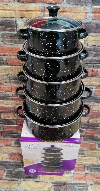 طقم قدور مينا فاخر 5 قطع بغطاء زجاجي – تصميم مرقّط مقاوم للحرارة
مصنوع من معدن مطلي بالمينا عالي الجودة مقاوم للحرارة.
توزيع متساوٍ للحرارة يساعد على نضج الطعام بشكل أفضل.
تصميم مرقّط أنيق يضيف لمسة فخامة للمطبخ.
أغطية زجاجية شفافة لمتابعة الطهي دون فتح الغطاء.
مقابض جانبية قوية وآمنة للحمل.
للحجز والاستفسار مراسلة الصفحه سامراء, صلاح الدين


**إذا كنت صاحب هذا الإعلان وتريد حذفه لأي سبب، رجاءا أرسل رسالة إلى الدعم الفني**