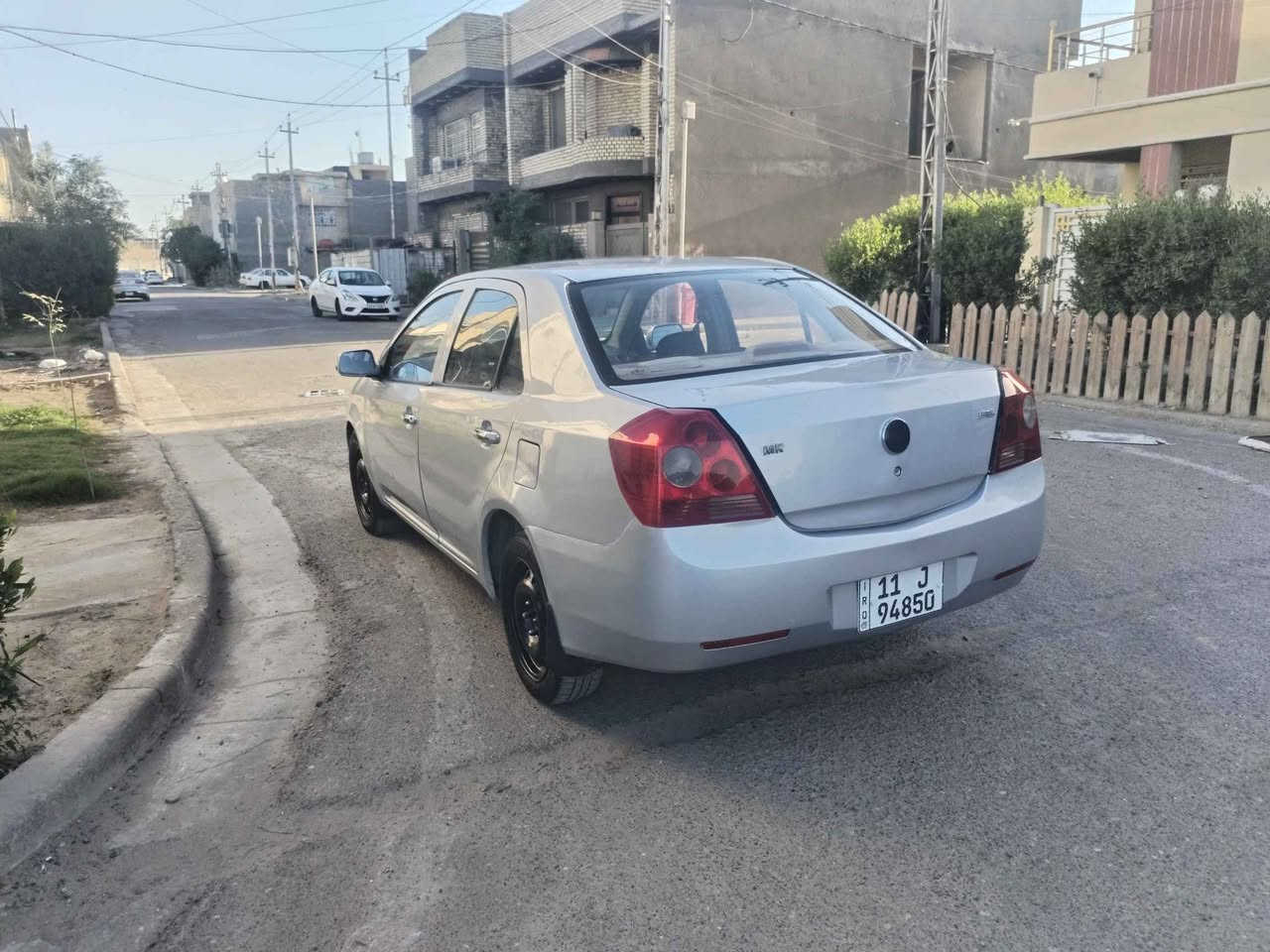 جلي ام كي ٢٠١٢ للبيع مصبوغه حزام جماليه بسبب جراد  سياره جاهزه وتحويل مباشر العنوان بغداد البياع للاتصال *********** السعر ٣٦
