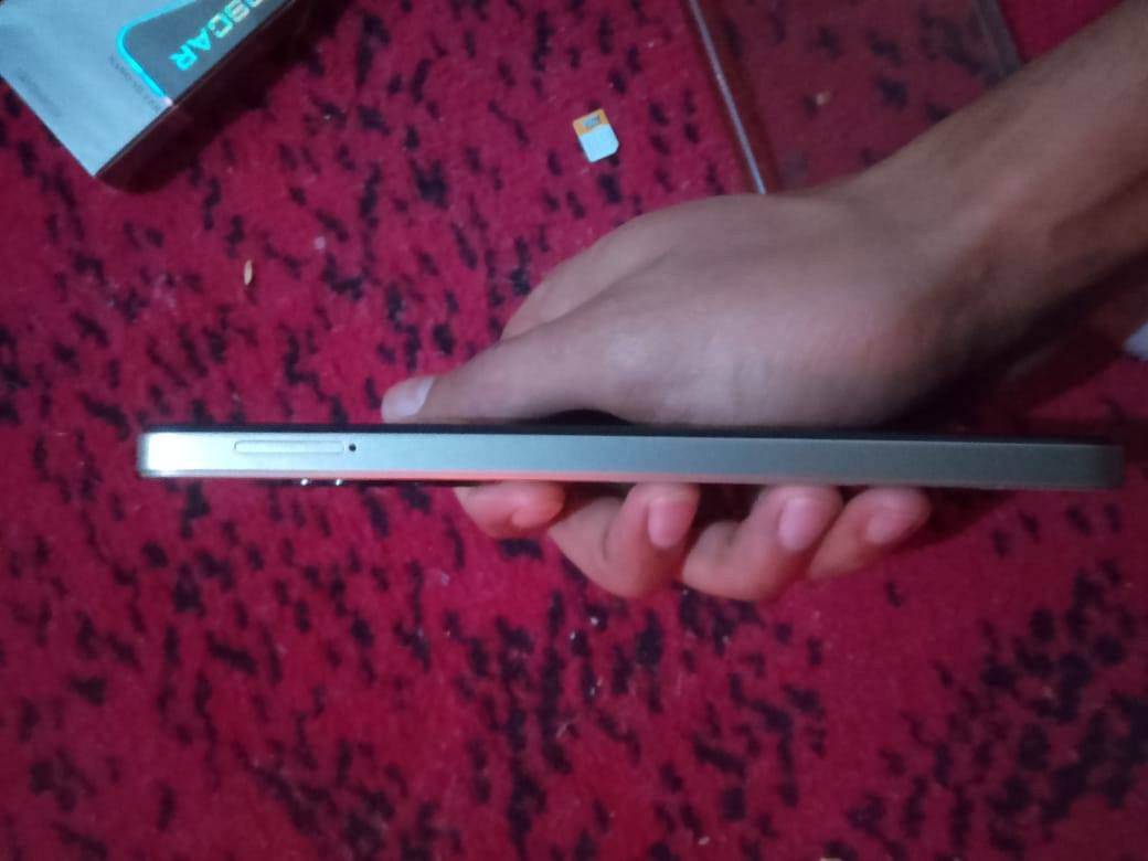 السلام عليكم جهاز تكنو ذاكره 64
للمراوس بايفون 7 بلاص او 8 مراوس فقط ***********
