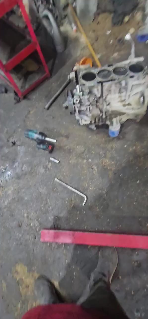 السلام عليكم شباب تم تبديل محرك دوج جورني 2400 صيانه وا مواد ب نفس الموقع موقعنه بغداد حي القاهره قرب نادي الطلبه صيانه وا مواد كير وا محرك وا صدر وا كهرباء 
***********
***********
***********
