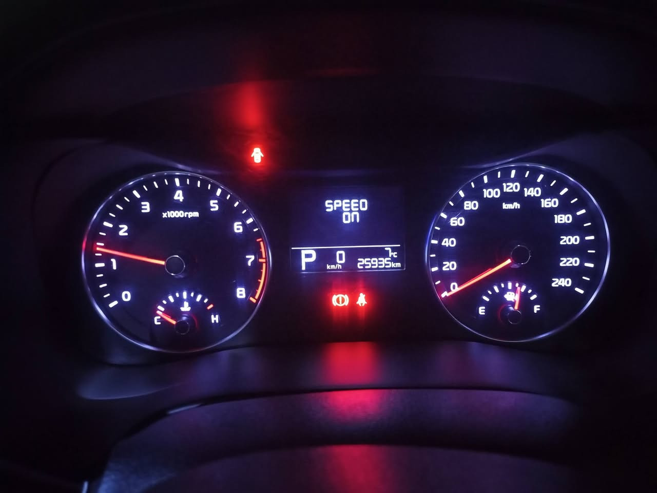 السلام عليكم سيراتو خليجي موديل ٢٠٢٢ مكفوله صبغ سعره ١٧٥ ماشيه ٢٦ الف التواصل ***********
