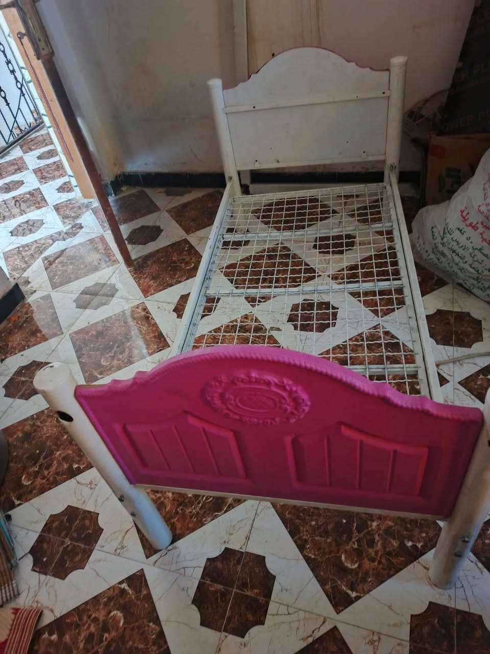 *********** مساء الخير غراض للبيع والي يحب يسأل عن السعر الاتصال على الرقم
