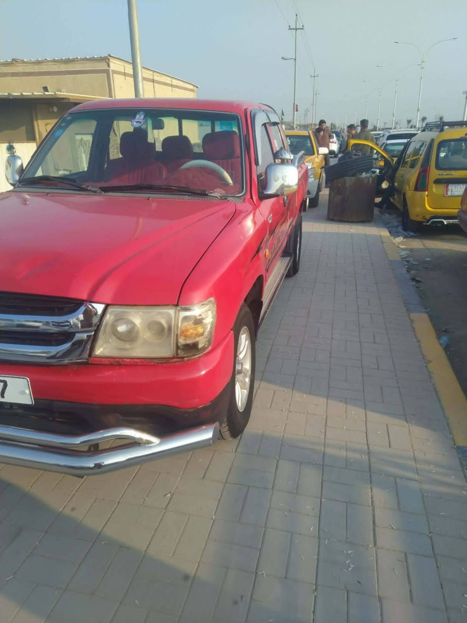 مكلفة بالنشر..بيكم  دير  2009للبيع مكينه كير عادي حداديه شاصي شرط مصبوغه عام جماليه مكفوله من ضربه رقم نكليزي  بسمي  نجف سعر 50وبيه مجال او مراوس بتكسي نظيفة 
رقم ***********
