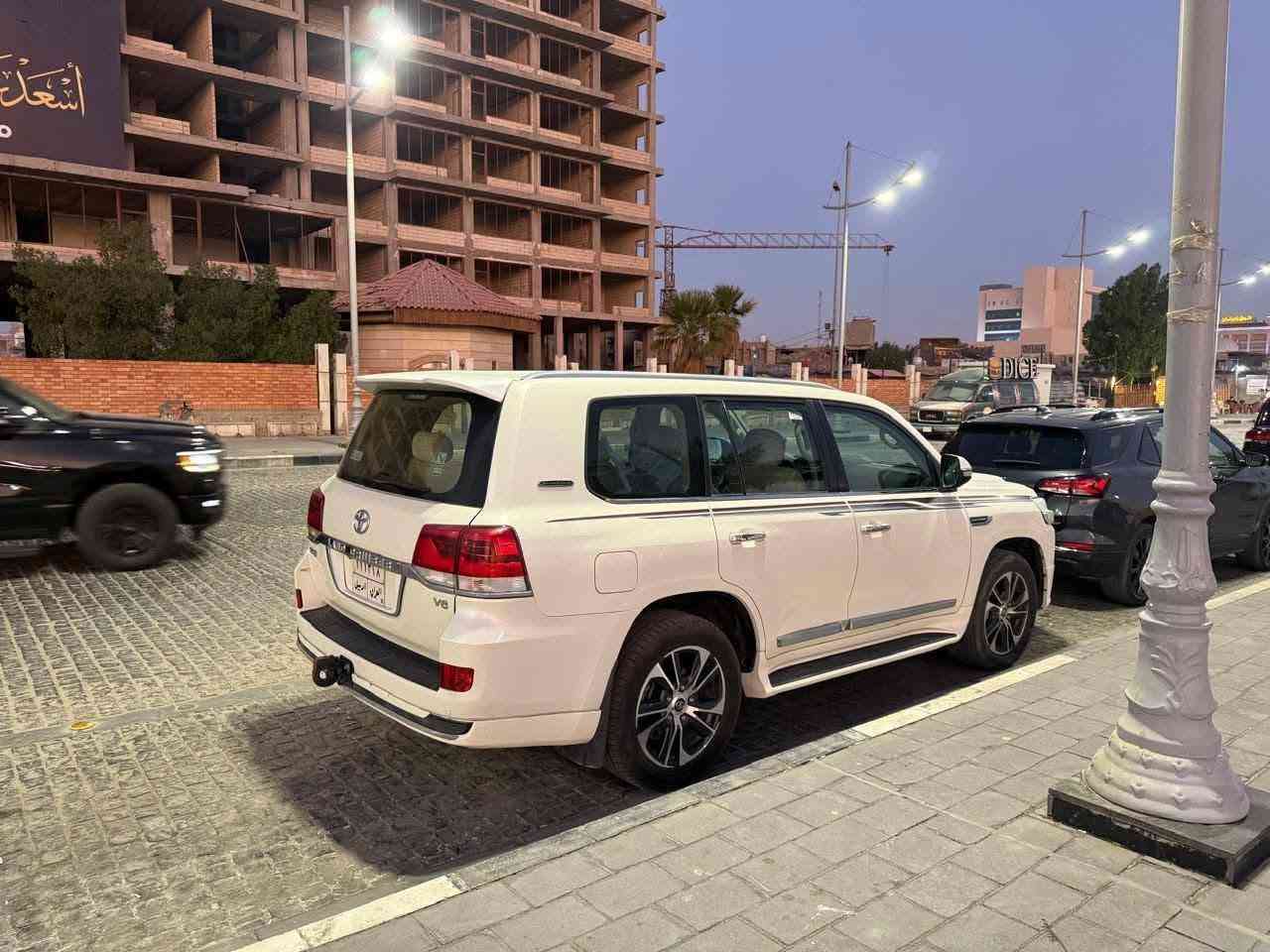 لاندكروز موديل 2020 ماشيه 85 الف 6 سلندر كفاله عامه عدا بارد قليل بلبند السعر 440 ورقه بيع مستعجل سعر مال ١٦ والله جديده اتص//***********/مكلف بالنشر
