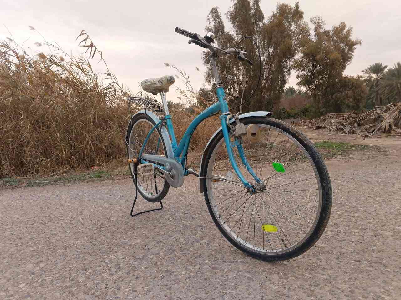 سلام عليكم بايسكل البيع المكان واسط القطنيه حجم 24 بايسكل جديد بريكات وره وكدام جدد تأيرات جوابه جدد السعر 80 وبه مجال رقم الهاتف ***********
