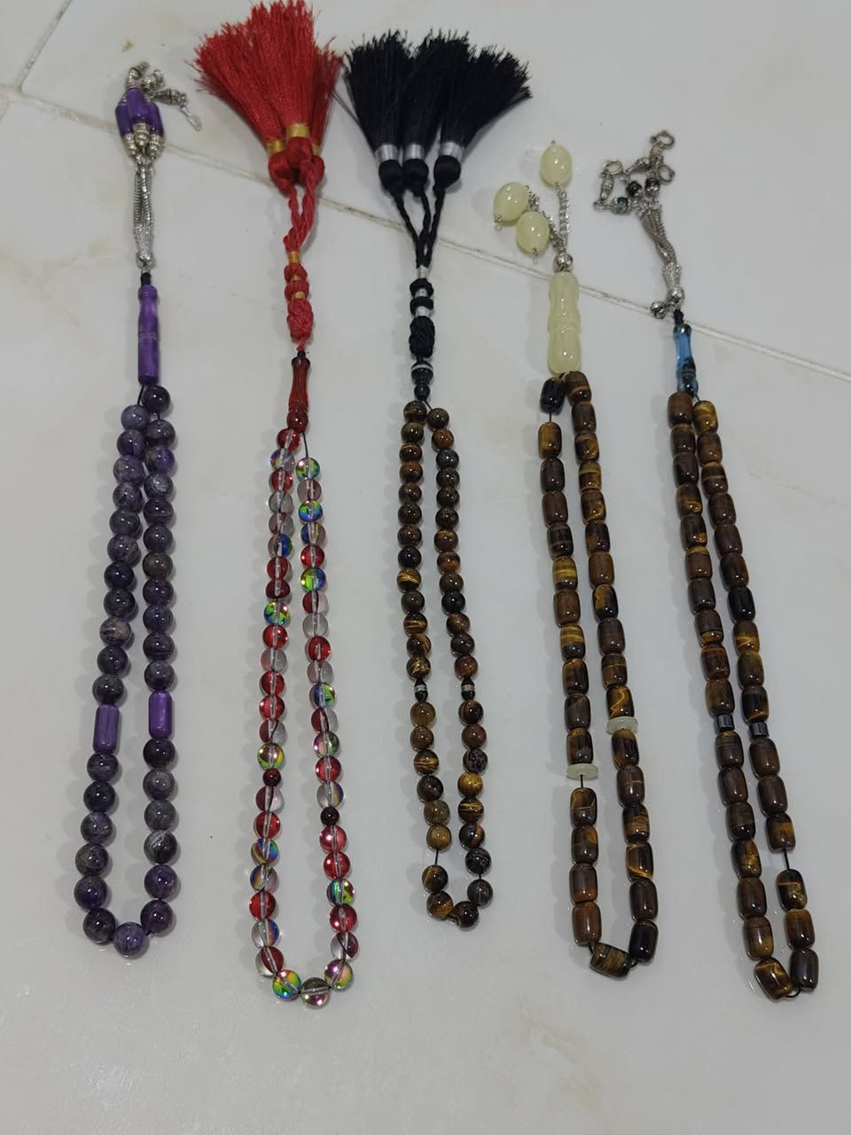 سلام عليكم من رخصة مدير الكروب الغالي عندي هاذي السبح ابيع شلعة وحدة الشراي يتواصل على الرقم ***********
