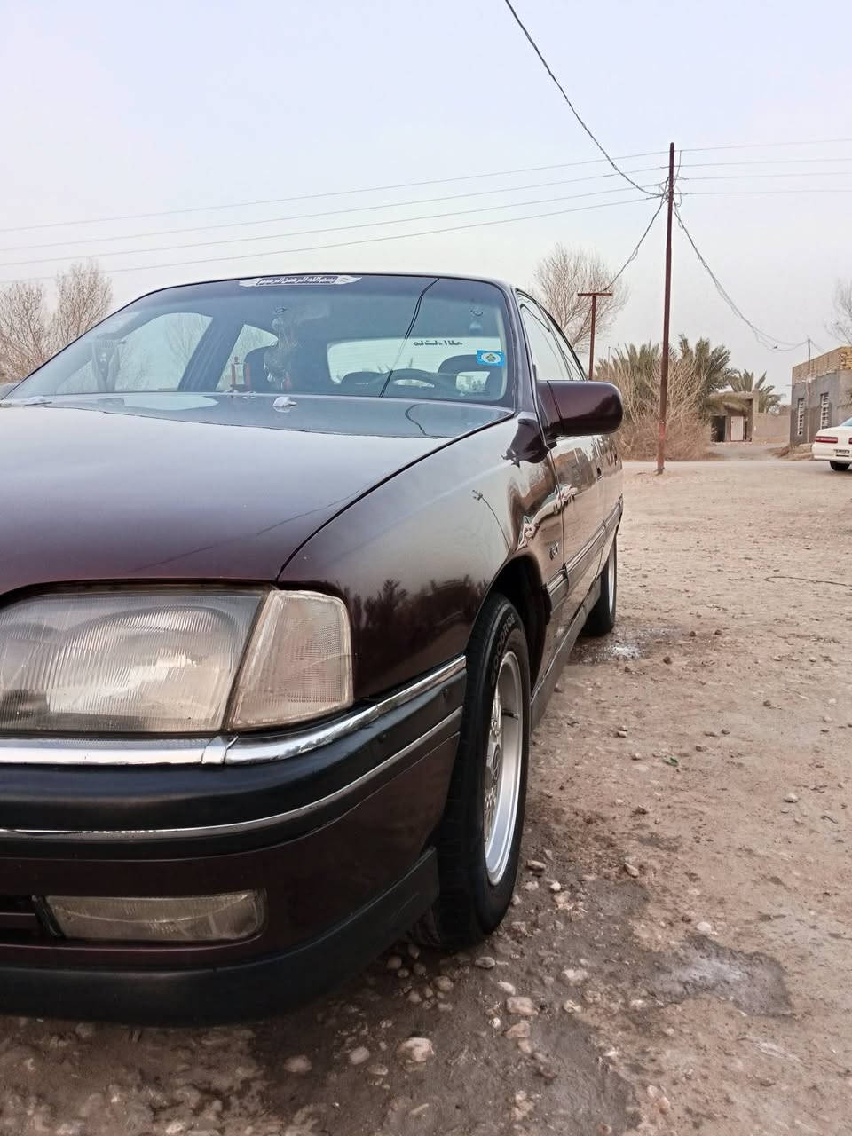 السلام عليكم اخوان: اوبل اوميكا 1993/ مصبوغه جماليه بدون ضربه ولا حتى طخه السياره جاهزه من الدعاميه للدعاميه مكينه 20. جديده وكير جديد مكينه قبل يومين جفتتها شغل كامل حتى بساتم جدد حداديه جديده تخم تاير هزه جديده قبل سبوعين داورتها بسمي رقم بابل انكليزي السياره يعني جاهزه كل نقص ماكو ترايك وين متريد /مكان السياره الديوانية ناحية المهناويه  السعر40 /***********
