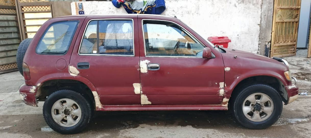 السلام عليكم ورحمه الله وبركاته عندي كيا سبورتج موديل 1994 رقم جديد مسطره رقم بغداد مميز  مكينه جديده حاويه كير عادي خير من الله   السعر 30 ورقه وبيها مجال العنوان بغداد حي اور رقم الهاتف***********
