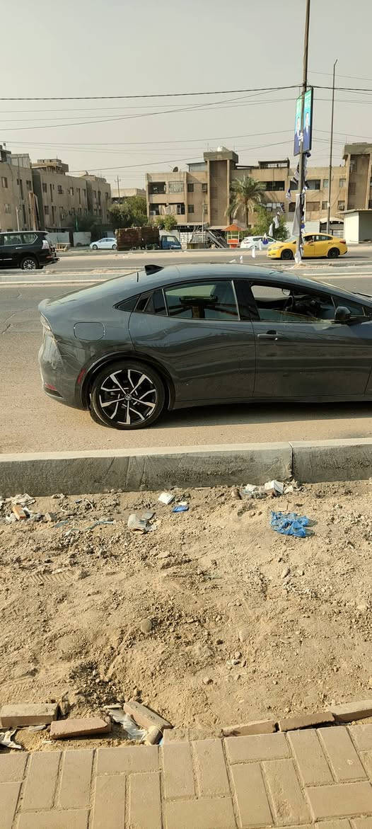 بريوس 24 سمنتي حادث مرفق بصور السعر 170بلكن ثلاث انظمه مكن بغداد***********
