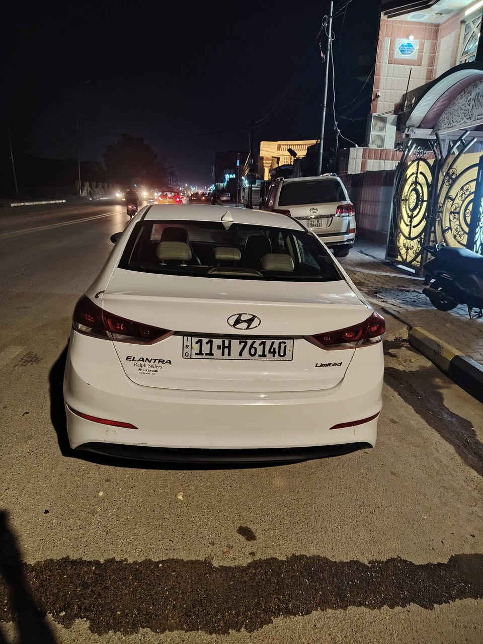 سلام عليكم الانترا موديل ١٧ وارد امريكي سياره فول بصمه اشاير بل مري كير ومكينه مكفولات صدر امامي وخلفي جديد تكم تاير جديد تبريد ثلج سياره ماشيه ١٢٠ حقيقي  عارضه ١٢٦ بيه مجال مكاني كوت هذا رقمي ***********
