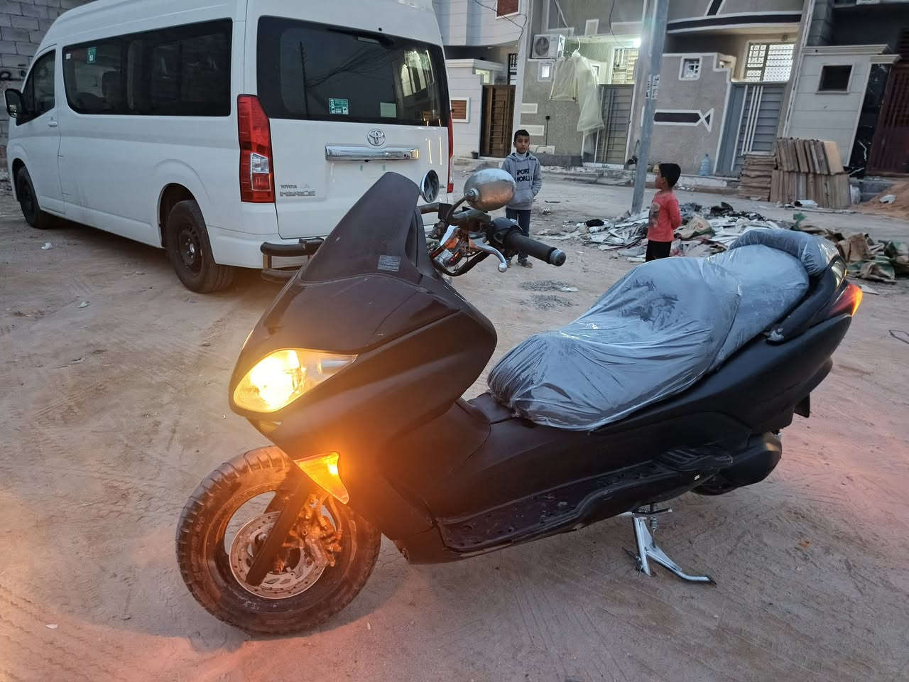 سلام عليكم للبيع 08 دراجه جاهزه من كلشي فيت بم جديد باتري جديد مكينه مجفته ع ايدي مابيه كل نقص يرادلها ترتيبات بسيطه الباقي كله شغال مكاني كربلاء رايدها 675وبيها مجال والماعاجبه سعر يحصل غيرها دراجه تخبل وخير من الله 
***********
