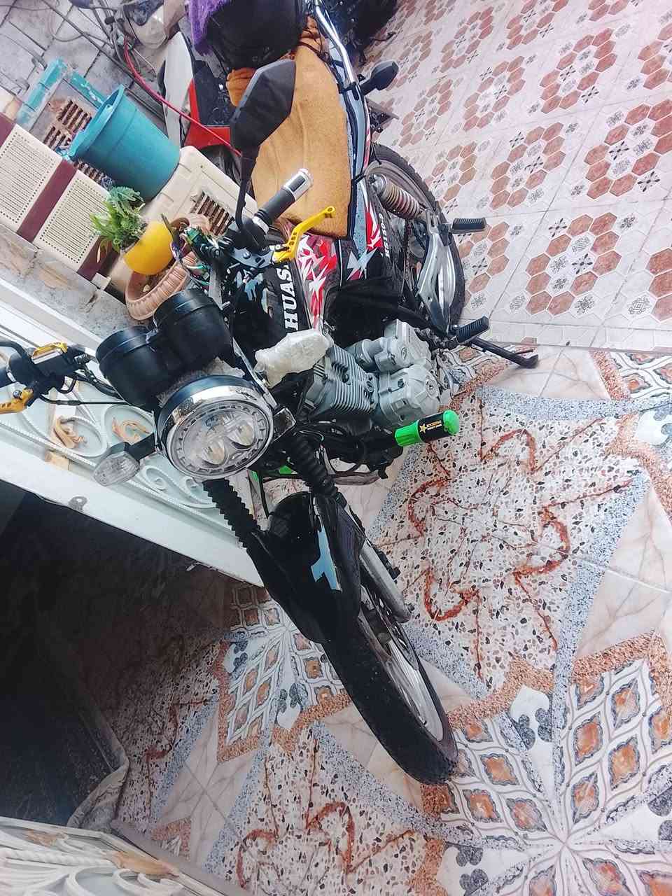 سلام عليكم اخوان هيوشه للبيع موديل 2017 مكمركه متفوع كمرك الله شاهد كفرات كله جديد محرك شرط ذا مفتوح ترجع حته طبكت لكلجات ما مفتوحه ذا مفتوح برغي بل محرك كله ترجع معدل ماله 120اله140تطلع بيه ذا ما عجبتك ترجع شرط حته رجع مو قويه بيه ذا مو نعومه بل معدل مرجوع وخذه وين ما عجبك تفحص ذا مفتوح بيه شي الله يشهد بعده عله وضع شركه كله بس جنت تاركه وكبريتر بدلته شاير تخم مازده بدلته لبلديه دشبول لبلادي يدت لكلج ويدت عمبار جديد رياضيات وشتريد آني حضر الله يرزق جميع مكاني رماد يم كورنيش تميم سعر 850 رقمي بي وتساب*********** لن ما تواجد عله مزنجر قليل
