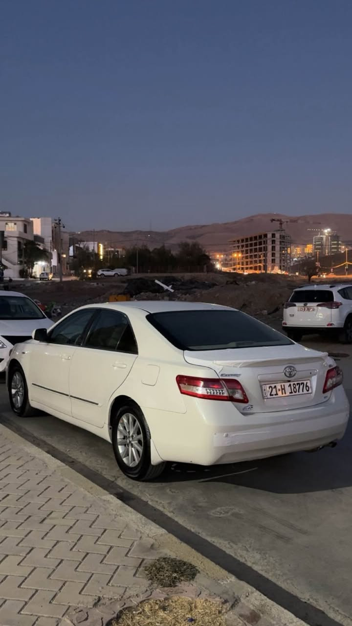 توێتا كامری ٢٠١٠ GL يەك پارچەی بۆياخ لەگەڵ دوو بست لە بۆنيت و سەر سنوقی كامل تەشفيتم كردوە ڕۆن كەمكردن و سەرف و تەبريت هەموی بەشەرت  تۆزێك وردە و قەڵەمكاری هەيە 
لە سلێمانیم. سعری 113 وەرەقە و مەجالێ بريانە
 
***********  ڤايبه ر  وه تسه پ  هه موى لەسە السليمانية, العراق
