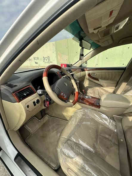 بسم الله الرحمٰن الرحيم 
شاهینە مـــــووس(ڕۆیــاڵ)        2006⌛️
82 گەورە بە گەورە (سپــی سەدەف)
بــێ دوکەڵ  
3 دووگــمـە 🖲️
5 بەسـمـــە
ســەلاجــە
نـاو زەرد (💛)
پــەردە
کـوشن جڵــد
4 کوشــن کارەبــا 
4 کوشــن هیـتەر 
لایـت نـاوچـەی کوێـر 
لایتـەکـانی لـەگــەڵ هەڵـکردن نــزم دەبێــت و بـەرز دەبێـتەوە
ئــاوێنـە شەفـت 
سـوکان لێـگزز 
سـوکان کارەبای 
4 تایـە و ویـلی لـۆک ( 1مانگە بەسراون)
تەبرید مەرکەزی ناوەڕاست و شانەکانی ساردو گەرم 
جامی هەڵگیراوە کامل مەسروف کراوە 
سەیارەکە مەزبوتە بێ مەسرەفە ماڵی دۆستە 
بە کورتی سەیارەکە قەپاتی سەلاجەیە ( تەنیا سڵاید نیە)
تاقمێکــ پەردەی سپی میسڕی بە هەدیە لەگەڵە  🎁

تــب/ گەر موشتەری نی نە سەری خۆت بهێشێنە نە هی من لەگەڵ ڕێزم 
ناونیشان (قـەڵادزێ) ژ.م / ***********   
نرخی 68$ گەڵا و مەجالێکی زۆر کەم 💵
