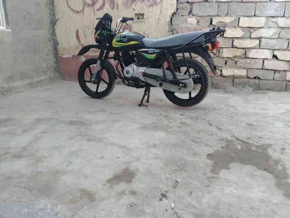 يالله 
سلام عليكم 
دراجه بوكسر دراجه نضيفه كلش انضف من الصوره شاصي 18 والباقي 25 اوراق اصوليه دراجه مكفوله من كلشي 
مكينه 25 بعدها ما ماشيه 20 كيلو 
السعر 1350وبيها مجال بسيط
خاص + *********** مكاني قضاء الدوايه
