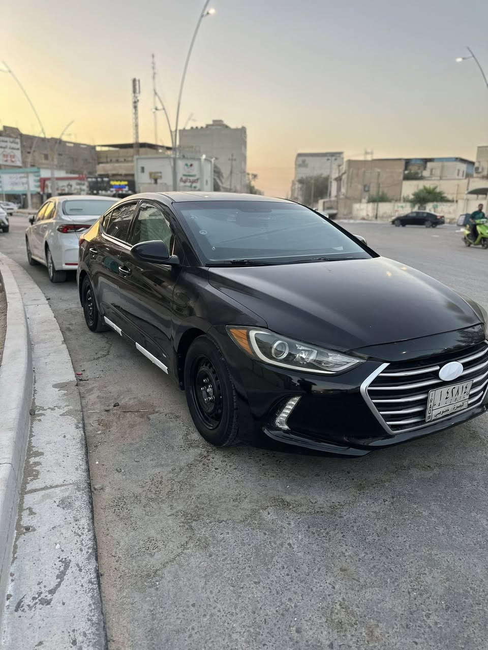 سلام عليكم الانتره (كير عادي) 2018 كفاله
حادثه بس بنيد 
تخم تاير جديد 
دوشمه 
لسياره ما ناقصه برغي كبل للشارع 
رقم.(***********)
السعر(120)
📍البصره لزبير
