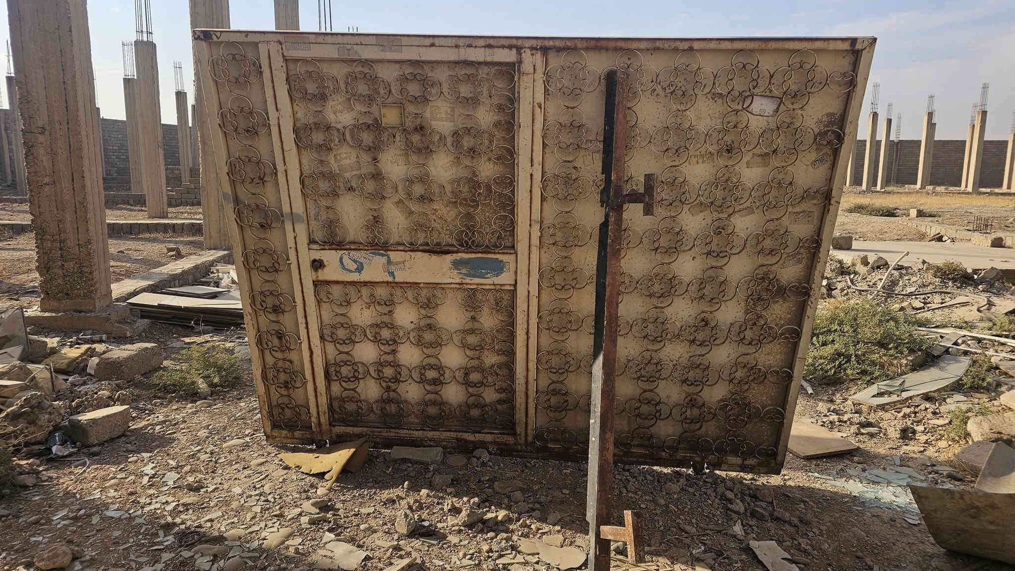 شبابيك وأبواب مستعملة للبيع طريق اربيل الموصل مفرق باصخرة 
*********** للإستفسار
