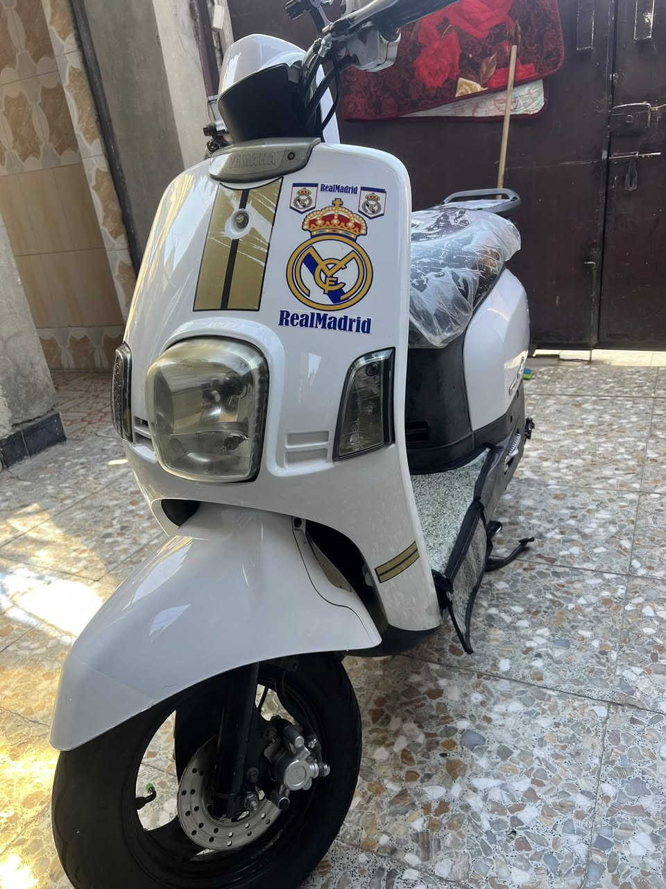 السلام عليكم دراجة ماكس بوليس اخت الرمبة دراجة جديدة بلادية مكينة بلادي كهربيات كلها شغالة نكرة سلف العنوان بغداد البياع قرب تقاطع درويش اتصل ع ***********
