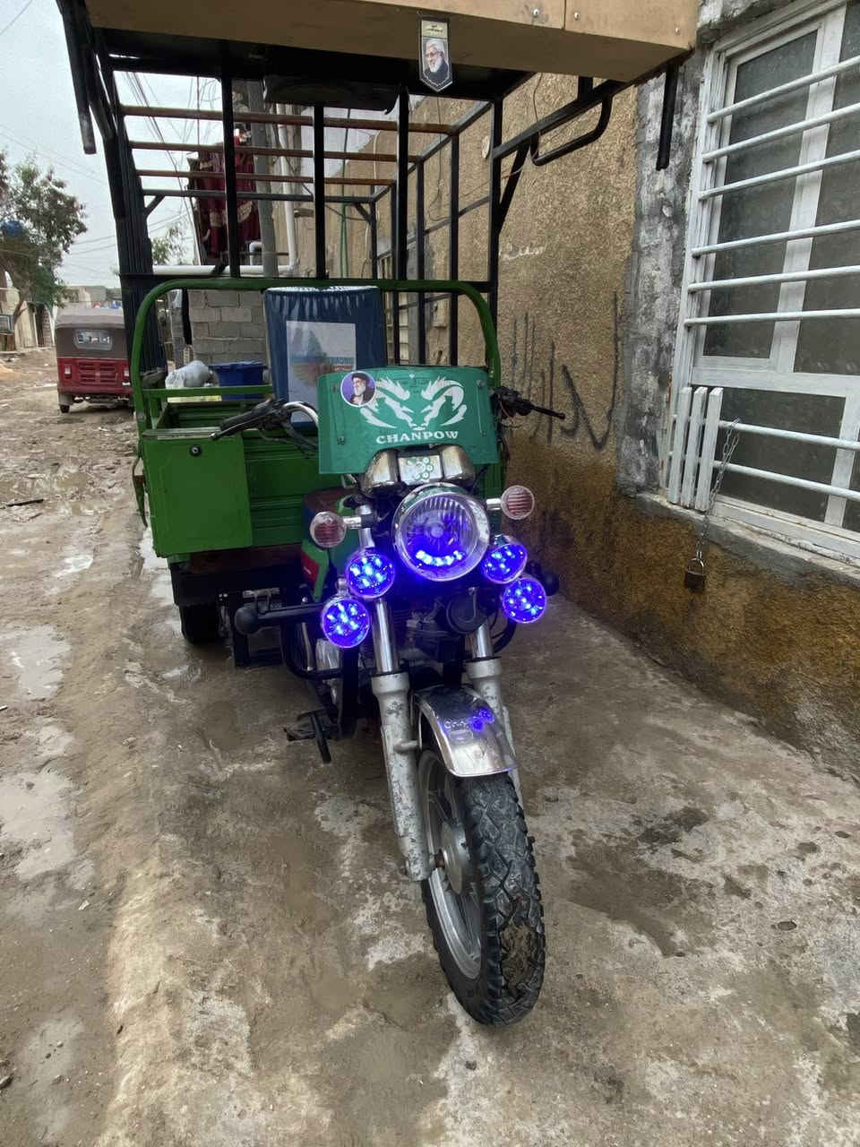 سلام عليكم ستوته صقر موديل ستوته جاهزه كبل ليشغل محجر كله جاهزة تايرات جدد كهربائيّ كله شغاله مكينه ناعمه بكاني بغداد بل حبيبيه بظهر مطعم وليد ابو الكص رقم ***********سعر 1800
