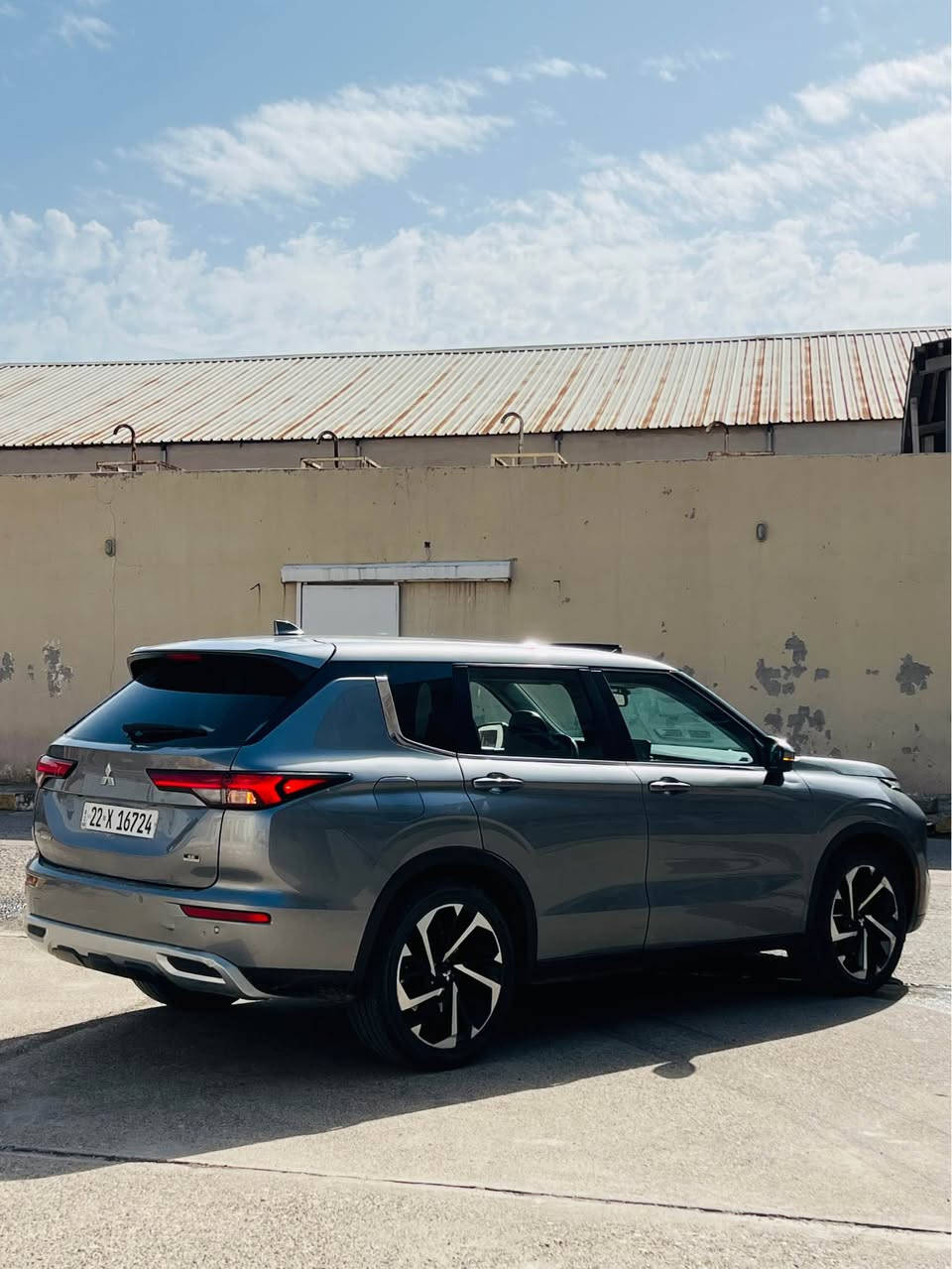 2022 MITSUBISHI OUTLANDER, SE 2.5 /SE BLACK EDITION دبل اكسل AWD✅
ميتسيوبوشي ئاوتلاندةر موديل 2022 SE 
فول فول مواصفات✅ تحويل وكالة شرت💯
بدون سبخ و بدون دواخل و شاسي شرت فحص💯
صور حادث موجودة ب نشر ✅
7راكب 7 نفري فول فول مواصفات✅
سعر بلاش235 ورقة و مجال😳🔥
*********** صابركارس تيجارة للسيارات✅ اكر, نينوى
