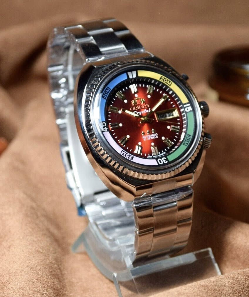 أورينت أوتماتيك سويسري فنتج أنتاج 1979  القطر-44 إلى 45 ملم الساعه مخزنه بالعلبه فقط         نسبة النظافه ‎%‎99 
أستعمال قليل جداً
منفذ للتاريخ اليومي والشهري 
الوقت مضبوط جداً جداً
السعر 160 ألف
للمهتم خاص ***********
المكان كركوك يوجد توصيل
