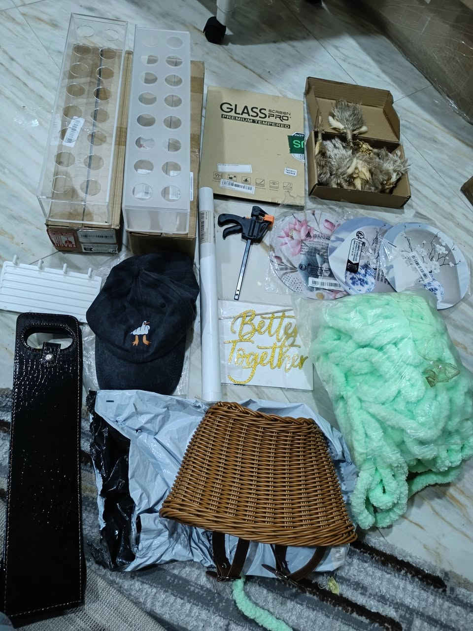 عندي غراض شي ان وامزون كلشي سويتلكم 3 شلعات خلو سعر يرضي الله تريدوهن كلهم تريدون شلعه وحده ماكو مشكله نشالله اذا نباعت هاي شلعات اصورلكم بعد شلعات والله كلها اغراض حلوه ونضيفه بس اني اريد انتقل ولمكان صغير متوفر توصيل جميع محافضات العراق


**إذا كنت صاحب هذا الإعلان وتريد حذفه لأي سبب، رجاءا أرسل رسالة إلى الدعم الفني**