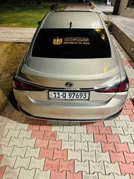 السلام عليكم 
للبيع لكزز     es300 هايبرد  2023 
تبريد كشانه ومواصفات ال es معروفه 
لون ذهبي 
ماشيه 57 الف 
مبدل قطعه وحده ( البنيد )
صور الحادث موجوده 
السياره احلى من الصور بهواي 
السعر   31 $ 
 وبيها مجال حك الجيه 
المكان بغداد المنصور 
السياره بأسمنه وتحويل مباشر
***********
