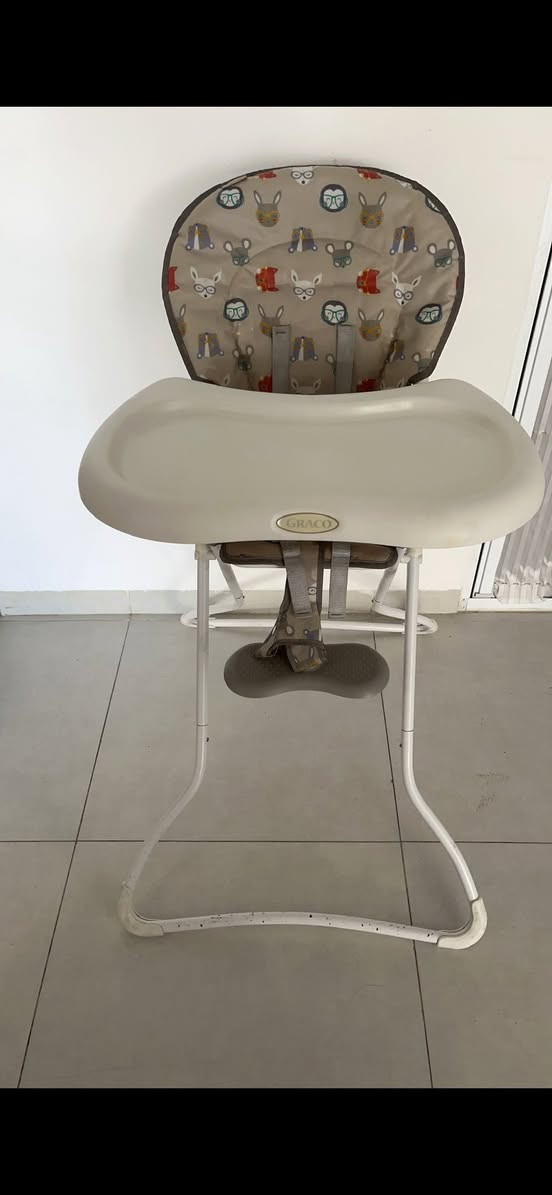 كرسي طعام اطفال ماركة امريكي Graco استعمال قليل جدا و نظيف جدا
سعر الشراء ١٢٠$  
وببيعه ٥٠ الف


**إذا كنت صاحب هذا الإعلان وتريد حذفه لأي سبب، رجاءا أرسل رسالة إلى الدعم الفني**