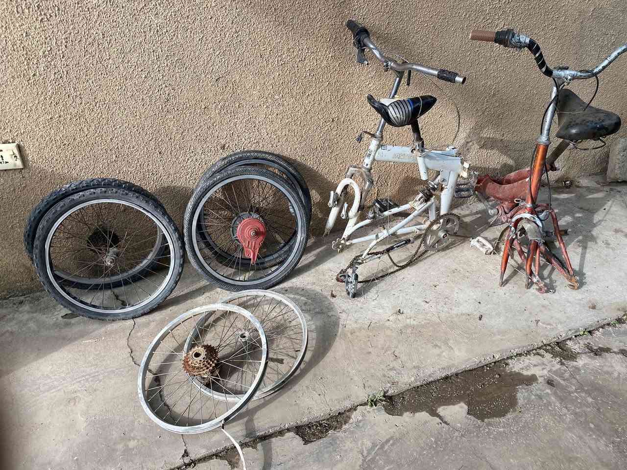 السلام عليكم ….
منشور مؤقت …. 

للبيع بايسكلات عدد ٢ نوعيهن الي يتصفط وسهل التخزين

بس يرادلهن ترتيب وسايق عاقل 

السعر ٤٥  الف شلع ثنيهن

وهذا رقمي ***********

 قضاء العلم
