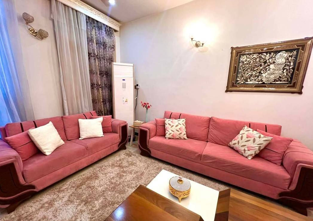 للبيع
 تخم تركي ١٠ مقاعد نظيف جدآ اخو الجديد تكمه
هيكل حديدللاستفسار الاتصال لرقم ***********
