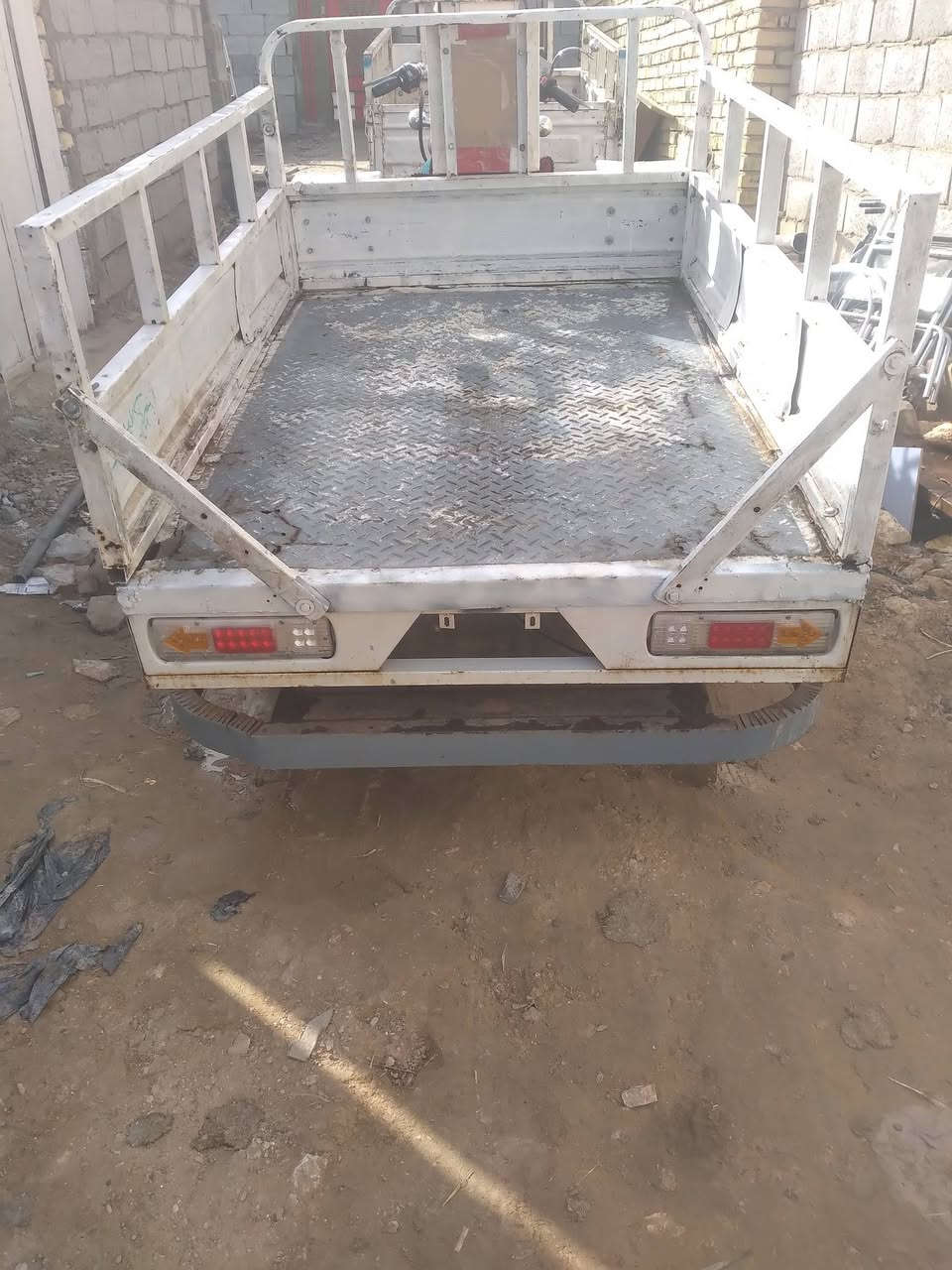 ستوته رقم السنوية اسود مكفولة كفالة عامة محرك ٢٥ برغي  ما مفتوح كهربائياتها كله شغالة موديل ٢٠٠٩ شاصي مكفول تخم تاير جديد نكره سلف دبلت جدد لمو شراي لا يدخل خاص سعر 900وبيها مجال للشراي حك جية مكاني نجف مشخاب رقم تلفون بي واتساب ***********
